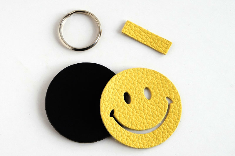 Happy Smiley Keychain Kit - Monfrini Dollarino